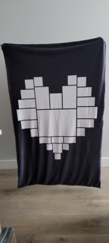 40 x 60 Heart panel blanket velvet 0lush